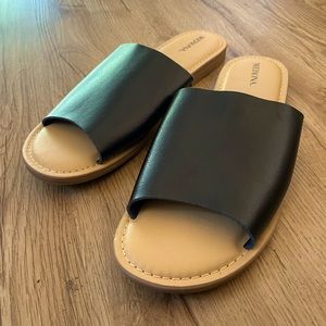 Brand new elegant Merona sandals perfect for vactions and house lounging.